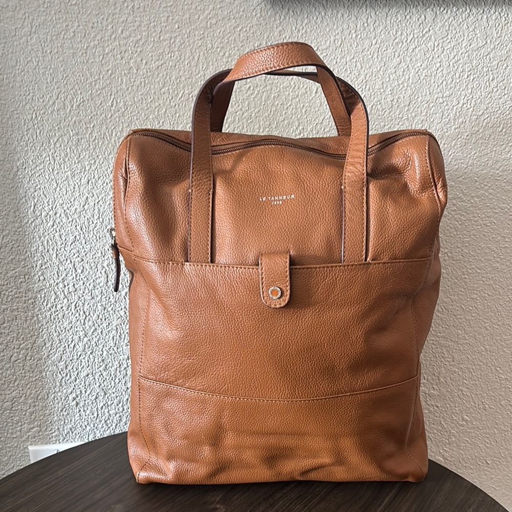 Tan Leather women’s or Men’s bag
